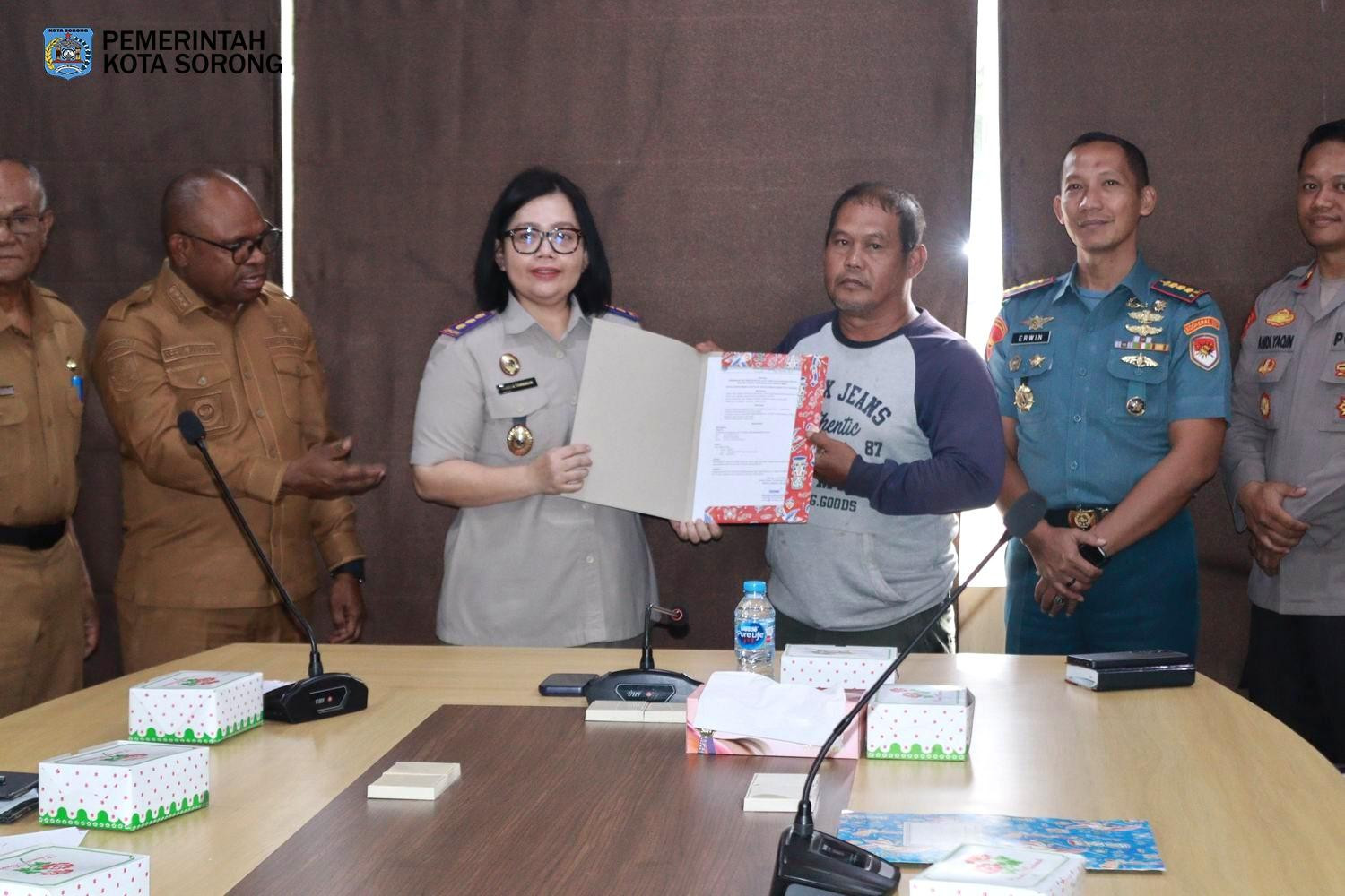 Sinergi BPN dan Pemerintah Kota Sorong Percepat Program 3 Juta Rumah Melalui Penyerahan PBG dan Pembebasan BPHTB