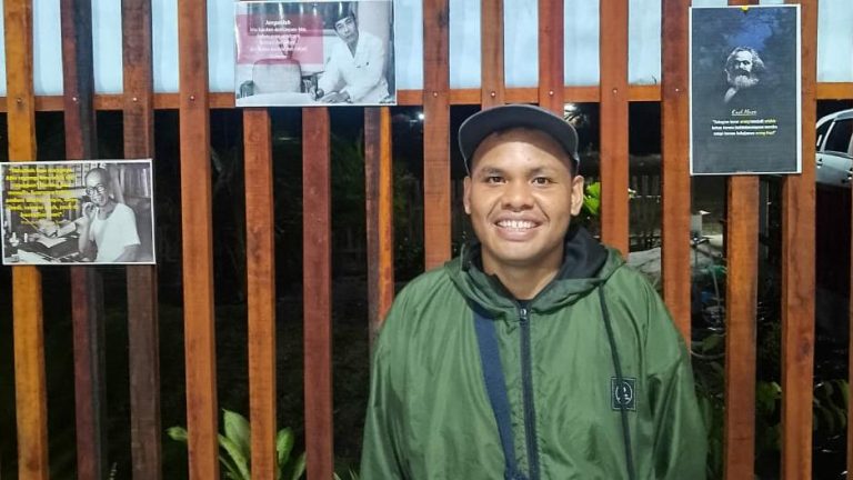 Meneropong Indonesia dalam Teori “Theater State” (Negara Teater) Clifford Geertz