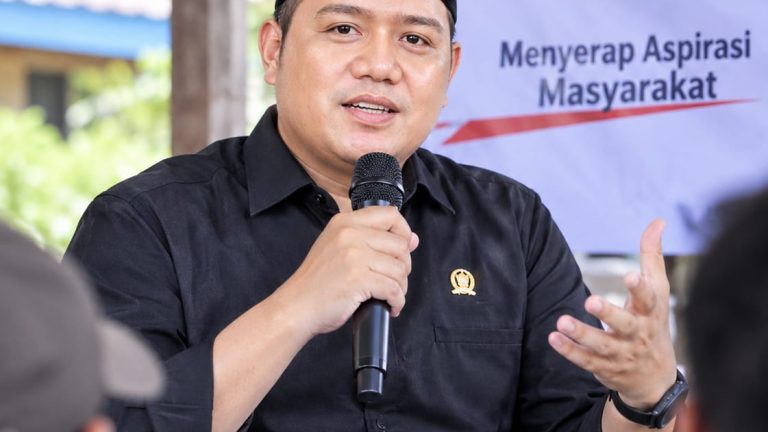 Reses di Loleba, Ramdhan Minta Jalan Holing PT AJP Dikaji Ulang