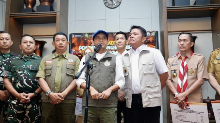 September Jadi “Battleground” Karhutla, Menhut Raja Antoni Kerahkan OMC hingga 1.000 Personel
