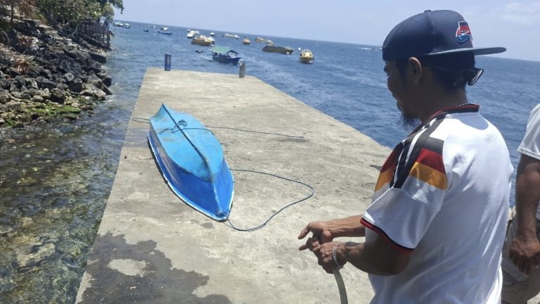 Perahu Nelayan Tenggelam di Perairan Dufa-Dufa, Satu Anak Masih Dalam Pencarian